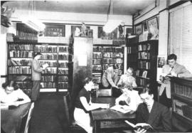 Library with students